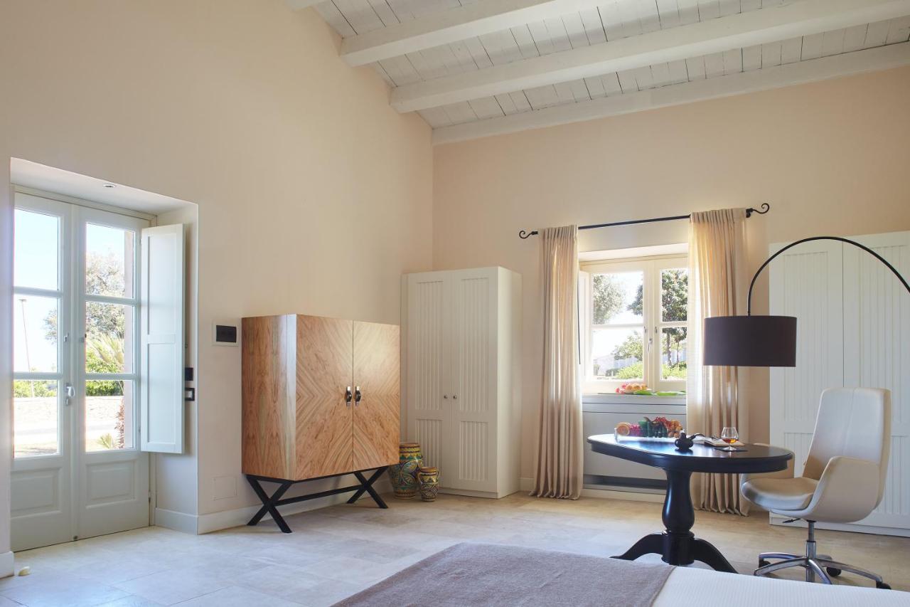 Borgo Di Luce I Monasteri Golf Resort & Spa Syracuse Exterior photo A room at the hotel