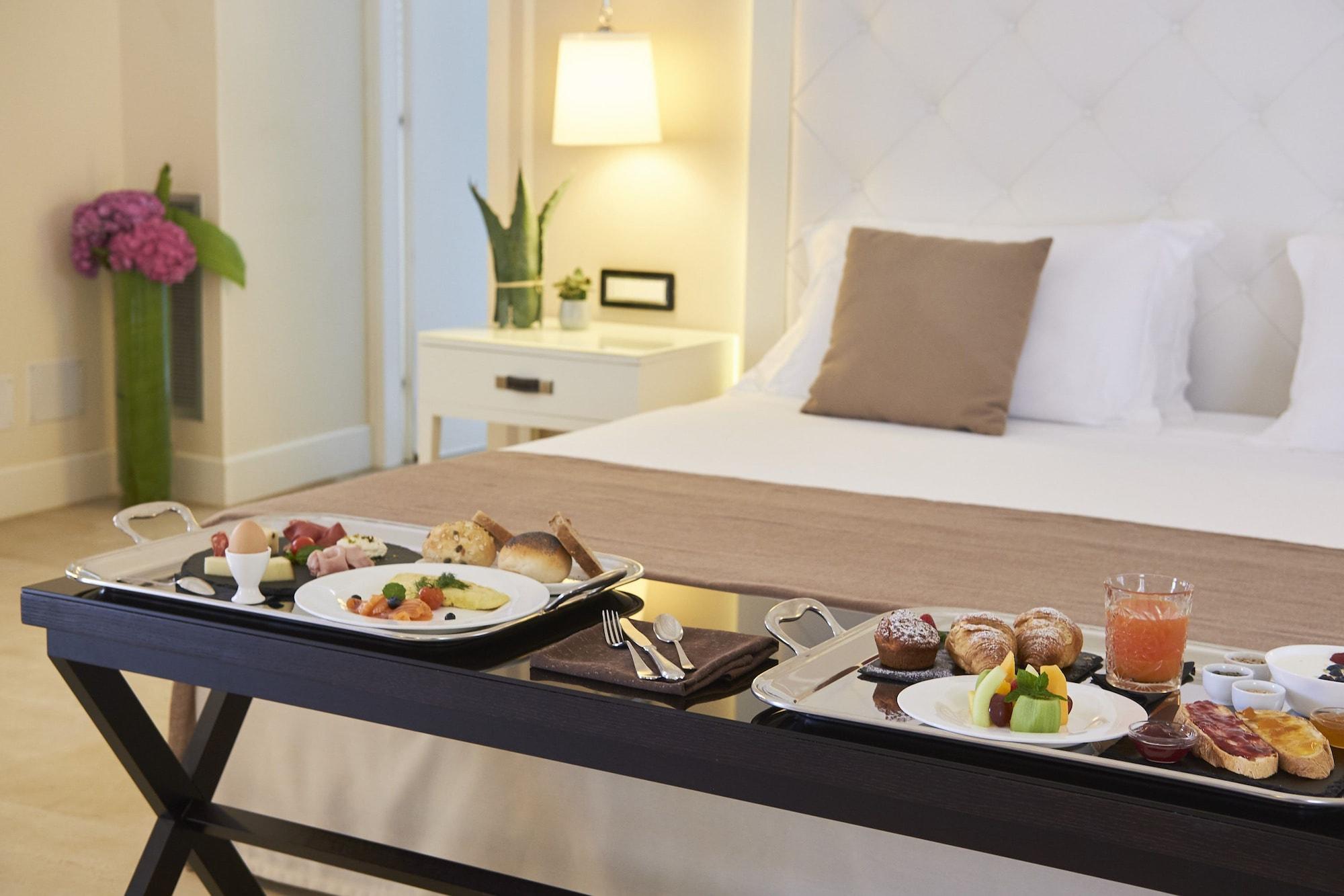 Borgo Di Luce I Monasteri Golf Resort & Spa Syracuse Exterior photo Room service