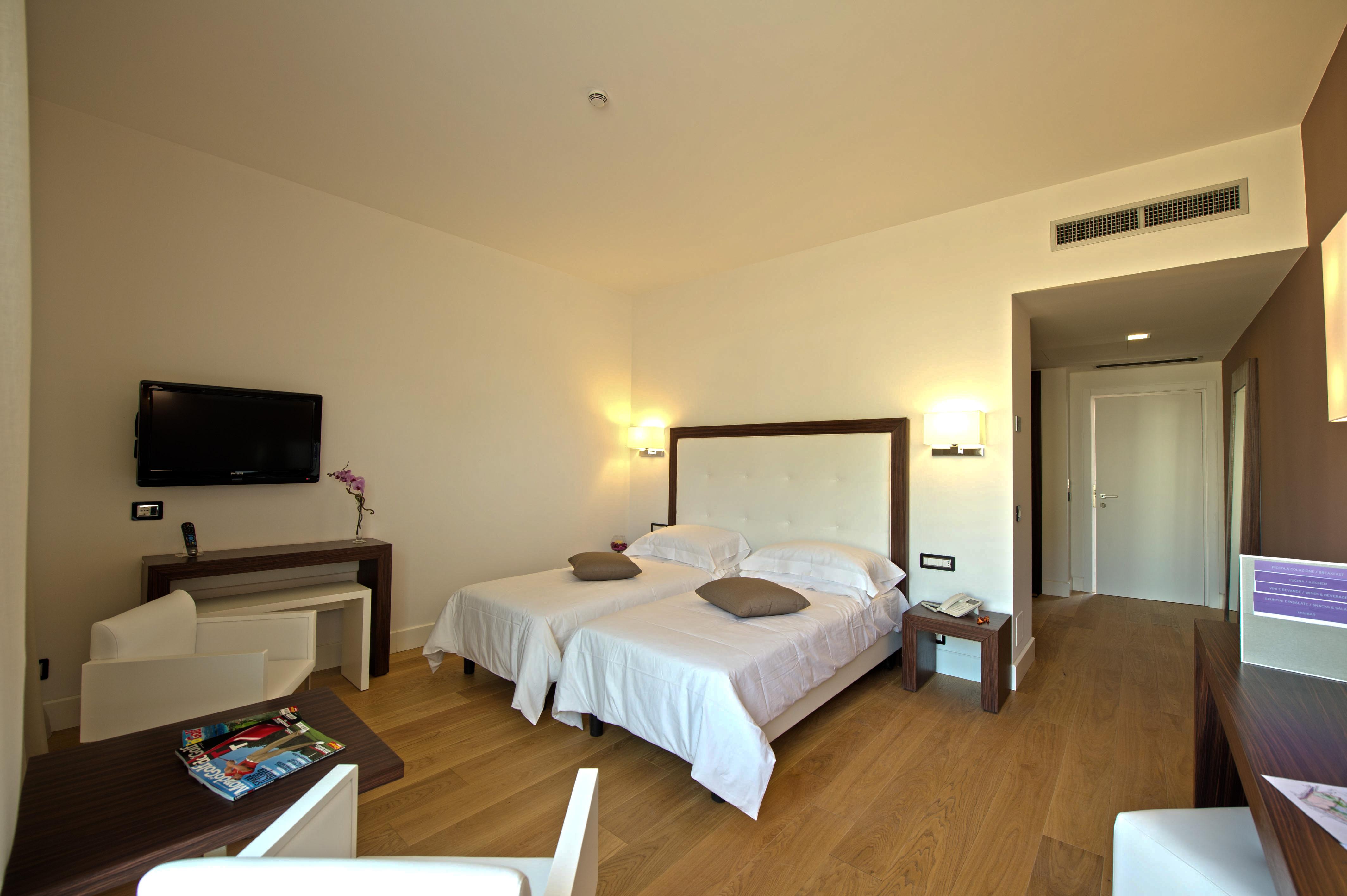 Borgo Di Luce I Monasteri Golf Resort & Spa Syracuse Exterior photo A room at the hotel
